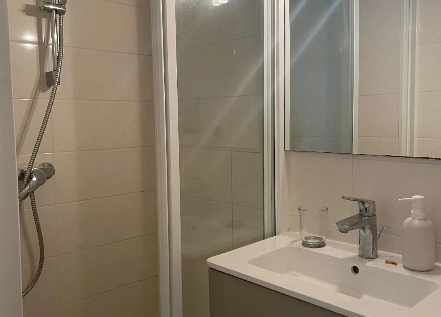 Appartement Charmant Studio Hyper Centre Paris, 7 Min Du Louvre 0*, Paris